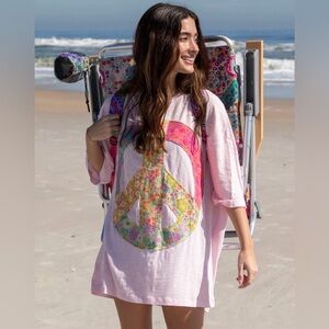 ✨NWT- Natural life Oversized Cotton Applique Tee Light Pink Peace Sign one size